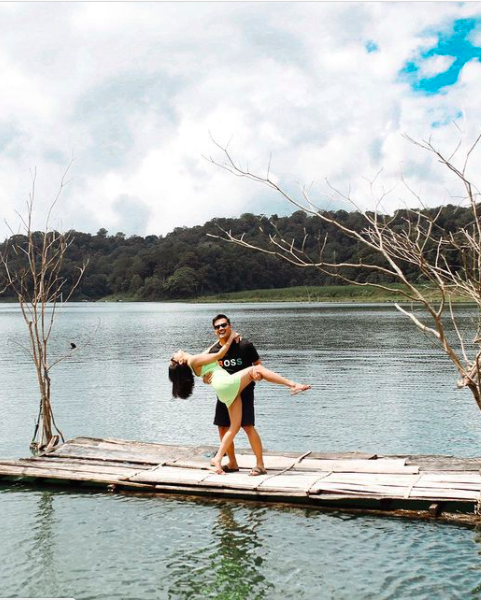 Screen Shot 2021 11 04 At 15 38 44 Potret mesra Vanessa Angel dan suaminya, Bibi Andriansyah. (Foto: Instagram)