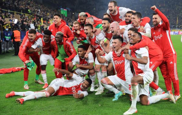 Ajax Amsterdam Daftar tim lolos 16 Besar Liga Champions kini bertambah jadi empat. Liverpool dan Ajax Amsterdam anggota baru. (Foto: REUTERS/Wolfgang Rattay)