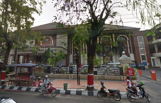 RSUD Loekmono Hadi (Foto: Google Maps)