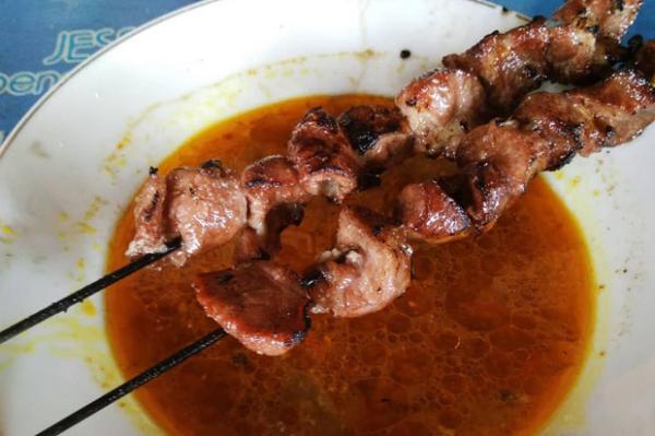 Salah satu makanan khas Bantul adalah sate klatak. (Foto : @detektiptataboga)