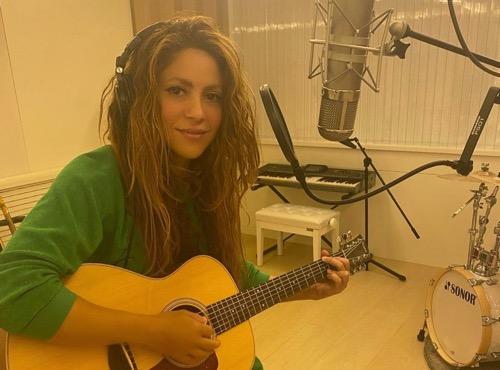 Artis yang banyak menguasai bahasa asing, Shakira. (Foto: IG)