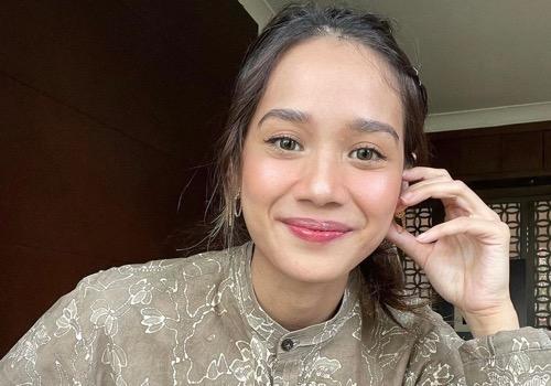 Artis cantik menikahi duda, Gista Putri.