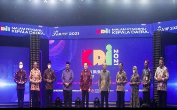 Penghargaan KDI diberikan kepada para pemimpin daerah terbaik di Indonesia. Pemberian penghargaan didasari atas pencapaian kinerja dan prestasi kepemimpinan dalam melakukan inovasi dan terobosan dalam membangun daerahnya.