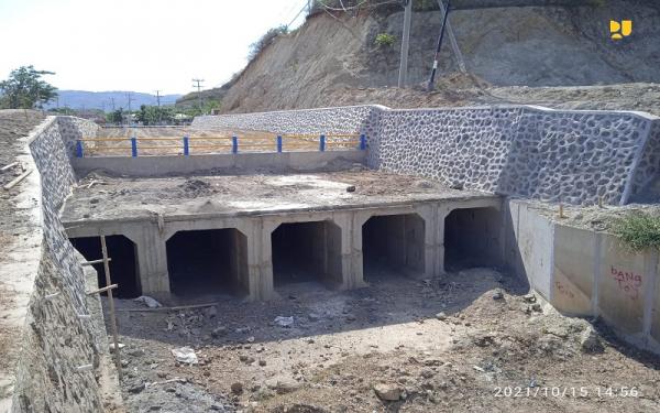 Kementerian PUPR targetkan saluran pengendali banjir di KEK Mandalika selesai akhir 2021. (foto: Biro Komunikasi Publik Kementerian PUPR)