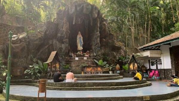 Gua Maria Sendang Sriningsih Tempat Ibadah Katolik di Yogyakarta, Gua Maria Sendang Sriningsih (Foto: Demetria Agata Pranestiti)