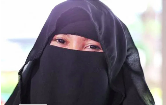 Artis cantik mengubah penampilan menjadi tertutup mengenakan cadar. (Foto: Istimewa)