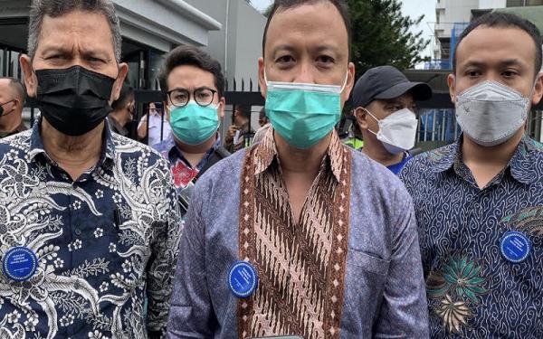 kuasa hukum nasabah gagal bayar AJB Bumiputera 1912 (foto: Azfar/MPI)