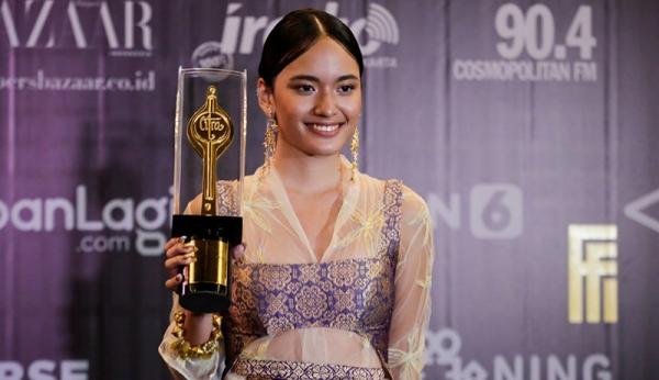 11 Mpi Arawinda Kirana 3  Artis Indonesia pernah beradegan panas, Arawinda Kirana.