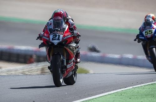 Kasus memalukan terjadi di menjelang gelaran World Superbike (WSBK) 2021. Logistik yang berisi motor balap milik Tim Ducati diunboxing tanpa izin. (foto: Aruba Ducati Italia).