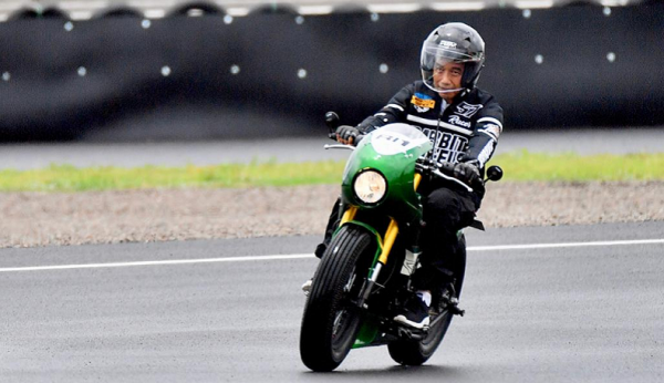 Jokowi 4 Presiden Jokowi mencoba langsung Sirkuit Mandalika di Lombok Tengah, Nusa Tenggara Barat. (Fotografer Presiden/AGUS SUPARTO).