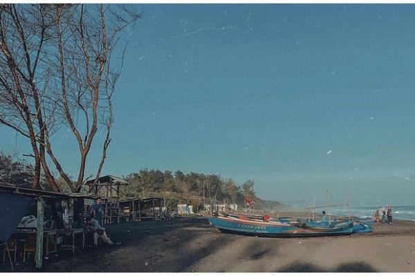 Pantai Kuwaru Bantul Suasana Pantai Kuwaru di Bantul. (Foto : @nurinswasti)