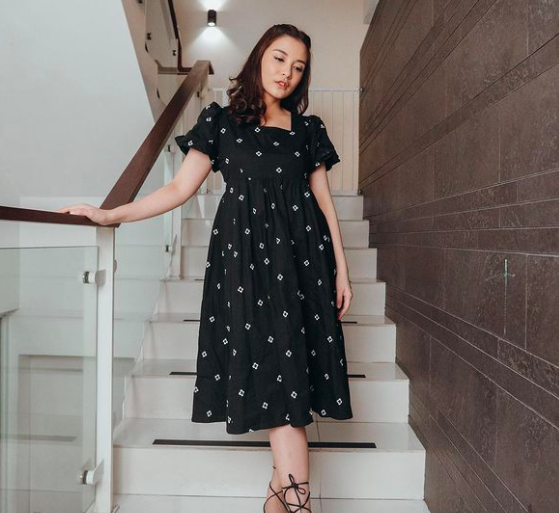 Artis cantik jago bela diri. (foto: Instagram)