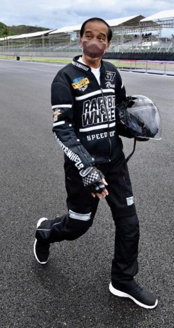 Helm Presiden Jokowi