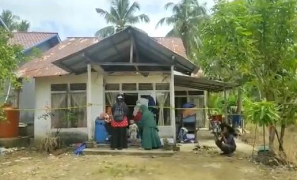 Lokasi pembunuhan di Desa Sungai Bakau Besar Laut, Kecamatan Sungai Pinyuh (Foto: iNews/Uun Yuniar)