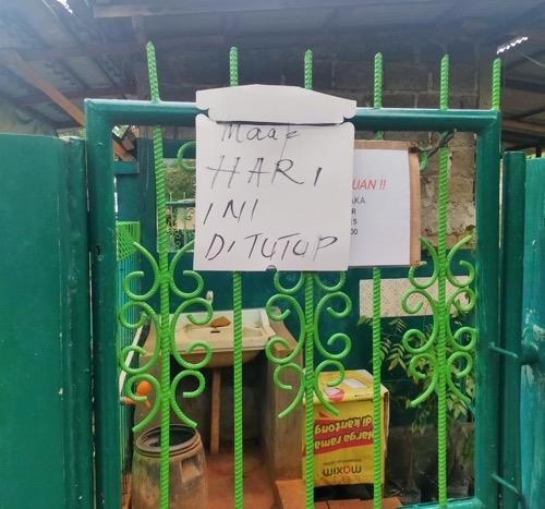 Makam Vanessa Angel ditutup. (Foto: Lintang)