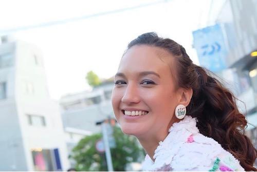 Nadine Chandrawinata Artis cantik penyuka burung, Nadine Chandrawinata.