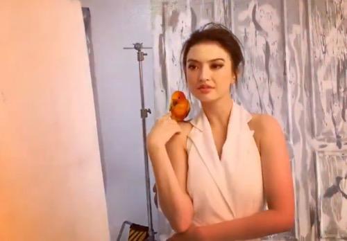 Raline Shah Artis cantik penyuka burung, Raline Shah.