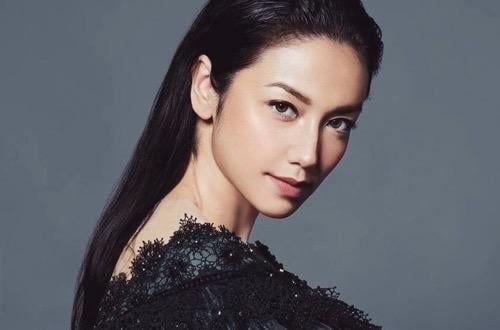 Artis cantik keturunan Manado, Velope Vexia.