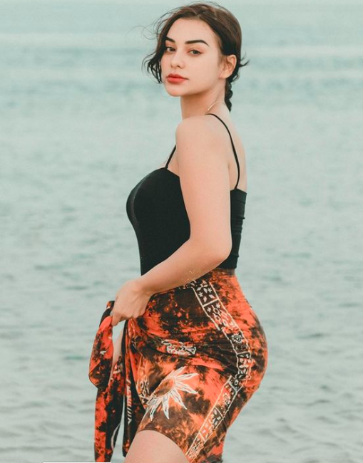 Artis cantik bertubuh seksi kerap dicap bandel oleh netizen. (Foto: Instagram)