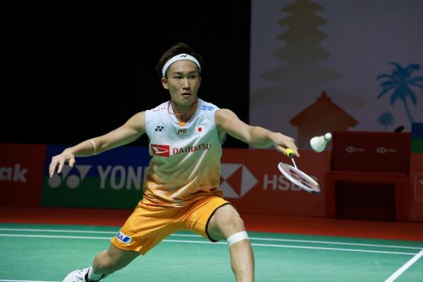 Kento Momota berpeluang besar meraih juara di Indonesia Masters 2021. Sebab, dua pesaing terberatnya yakni Viktor Axelsen dan Anthony Ginting sudah tersingkir. (foto: Humas PBSI).