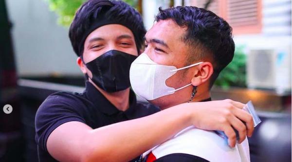 Alphard Gold Atta Halilintar: Lebih dari Sekadar Mobil Mewah, Simbol Kejayaan Keluarga Gen Halilintar