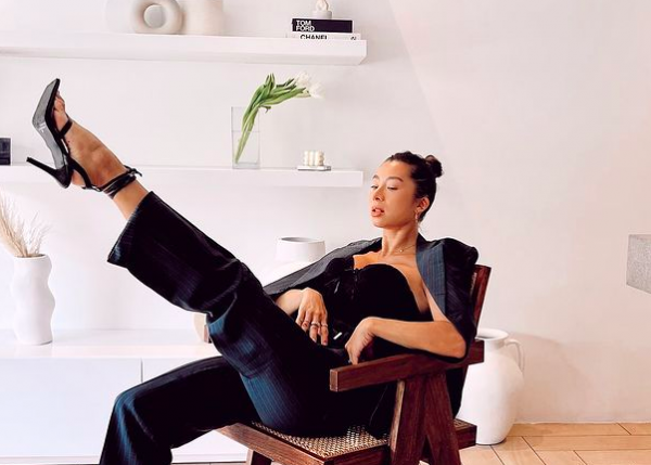 Artis cantik banyak anak memiliki tubuh seksi. (foto: Instagram)