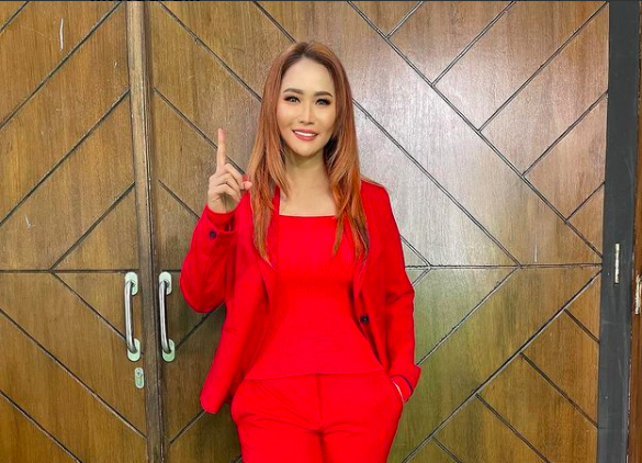 Screen Shot 2021 11 21 At 18 25 14 Penyanyi top merangkak dari pengamen di lampu merah hingga di terminal. (Foto: Instagram)