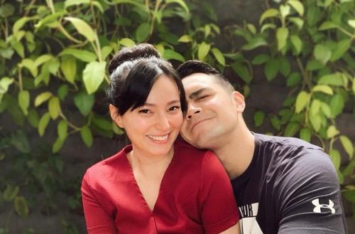 Pernikahan artis tak direstui orangtua, Asmirandah dan Jonas.