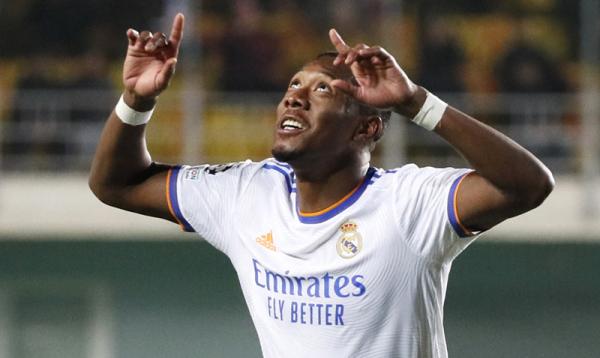 Hasil lengkap Liga Champions semalam membawa kabar baik untuk Madridista. Tim kesayangan mereka Real Madrid tembus 16 Besar. (Foto: REUTERS/Gleb Garanich)