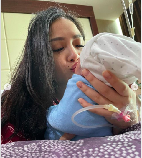 Nagita dan Baby R. (Foto: Instagram)