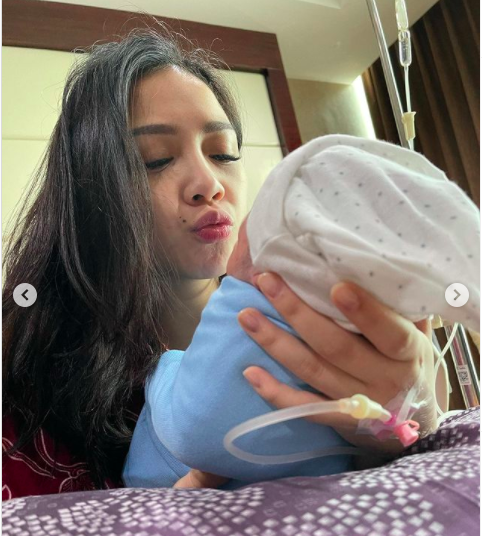 Nagita dan Baby R. (Foto: Instagram)