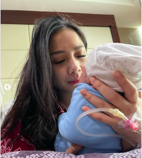 Nagita dan Baby R. (Foto: Instagram)
