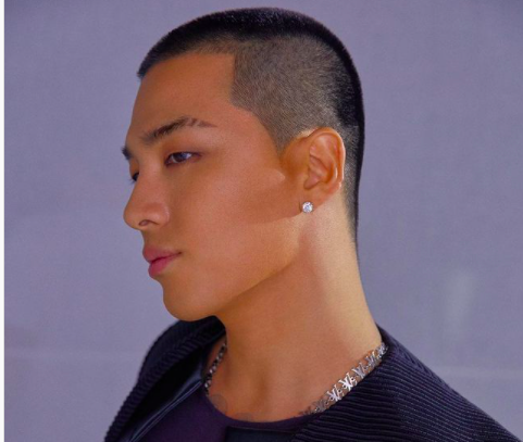 Screen Shot 2021 11 28 At 18 08 57 Para idol K-Pop berkepala plontos ini percaya diri. (Foto: Instagram)