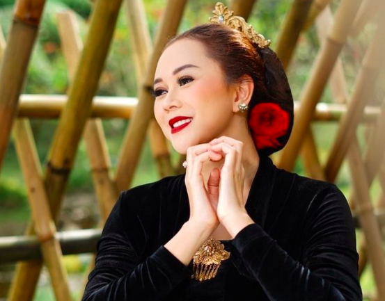 Deretan artis cantik punya hobi unik dan nyeleneh jarang tereskpos. (Foto: Instagram)