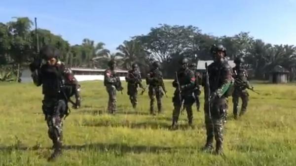 Prajurit Tni Ad Tentara Malaysia Latihan Tempur Di Pusdiklatpassus Batujajar Kbb 8420