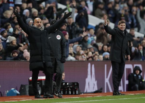 Steven Gerrard Man City Taklukan Aston Villa, Steven Gerrard Rasakan Kekalahan Pertama di Liga Inggris (foto: REUTERS).