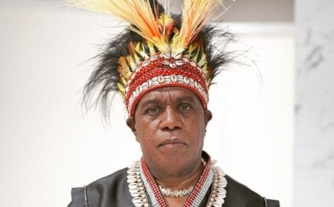 Artis Indonesia keturunan Papua, Edo Kondologit.