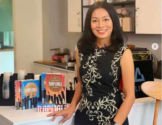 Screen Shot 2021 12 05 At 18 54 40 Artis penulis buku terkenal. (Foto: Instagram)