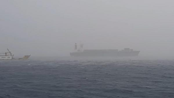 Kapal Diminta Menunda Pelayaran Sementara akibat Cuaca Ekstrem