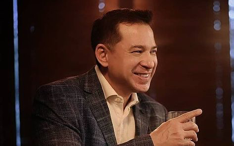 Artis blasteran pilih jadi WNI, Ari Wibowo.