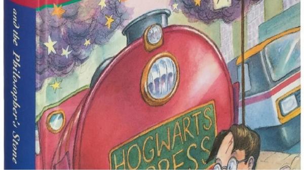 Wow! Buku Edisi Pertama Harry Potter Terjual Rp6,77 Miliar