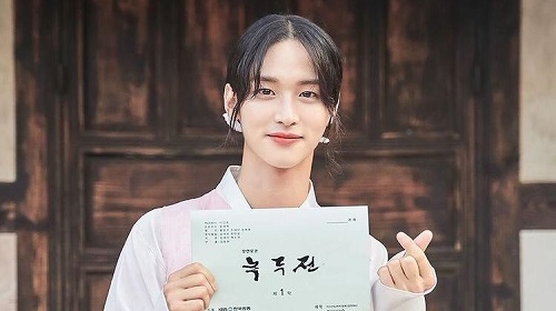 aktor Korea ini rela tampil jadi wanita demi sebuah peran di drama, Jang Dong Yun.