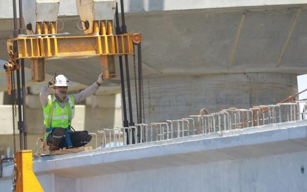 Jembatan Kretek 2 menggunakan struktur atas PCI girder dengan bentang utama 40 m dengan pondasi bored pile untuk jembatan utamanya.