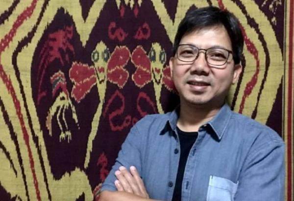 Pengamat sepak bola, Tommy Welly alias Bung Towel. (Foto: Instagram/@bungtowel8)