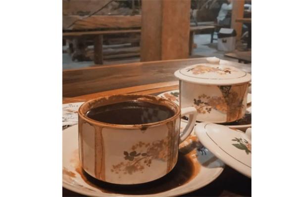 Mato Kopi Mato Kopi buka setiap hari selama 24 jam loh. Fasilitas yang ada di sini juga cukup lengkap. (Foto : @agustinus_dimas)