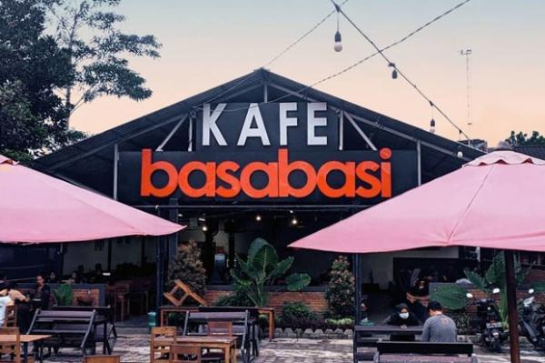 Kafebasabasi Cafe Basa Basi buka setiap hari dari jam 08.00 pagi hingga 02.00 tengah malam. (Foto : @kafebasabasi)