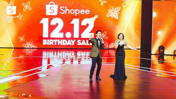 Daniel Mananta dan Astrid Tiar sukses memandu acara Shopee 12.12 Birthday Sale TV Show dengan meriah. (Foto: Shopee)