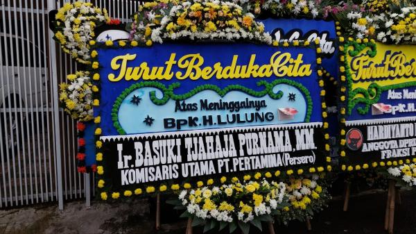 Karang bunga dari Basuki Tjahaja Purnama (Foto : Dimas Choirul)