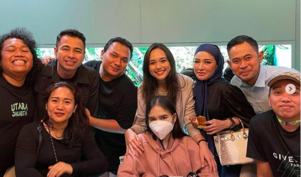 Deretan artis yang pernah dekat dengan Laura Anna. (foto: Instagram)