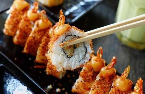 Sushi Story' menjadi salah satu tempat makan di Condongcatur, Sleman yang diburu konsumen. (foto: IG/Sushi Story)